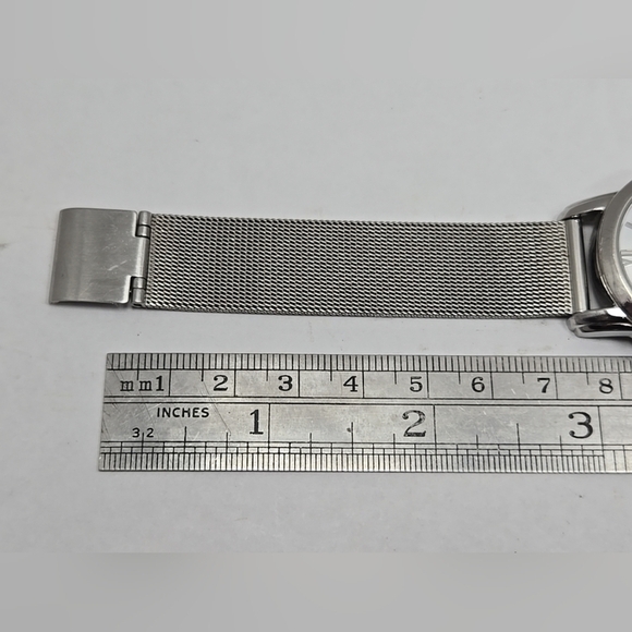 Womens Timex Uptown Chic Watch Silver Mesh New Battery T2N683 Classics Dress - Picture 8 of 9